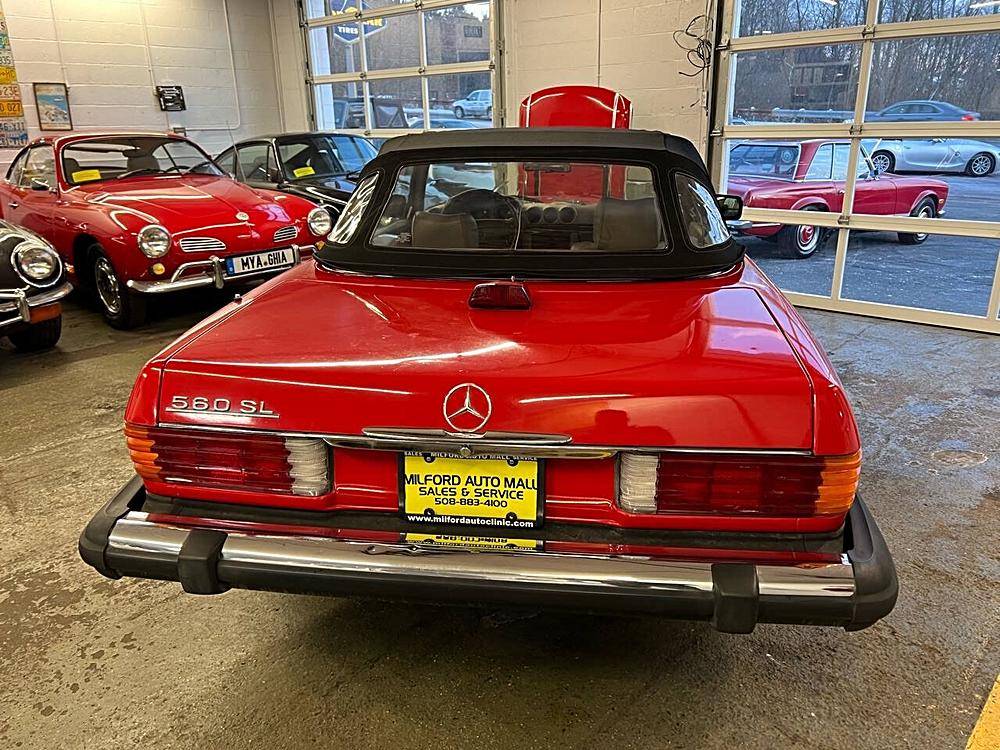 Mercedes-benz-Benz-560class-1986-red-174864-4