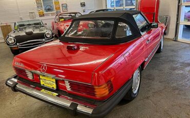 Mercedes-benz-Benz-560class-1986-red-174864-5