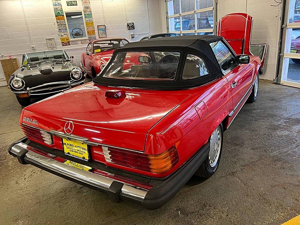 Mercedes-benz-Benz-560class-1986-red-174864-5