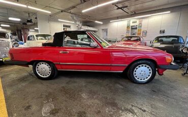 Mercedes-benz-Benz-560class-1986-red-174864-6