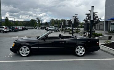 Mercedes-benz-Benz-e320-1994-black-389460-1