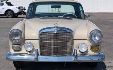 Mercedes-benz-benz-200-classic-4d-se-1966-51581-1