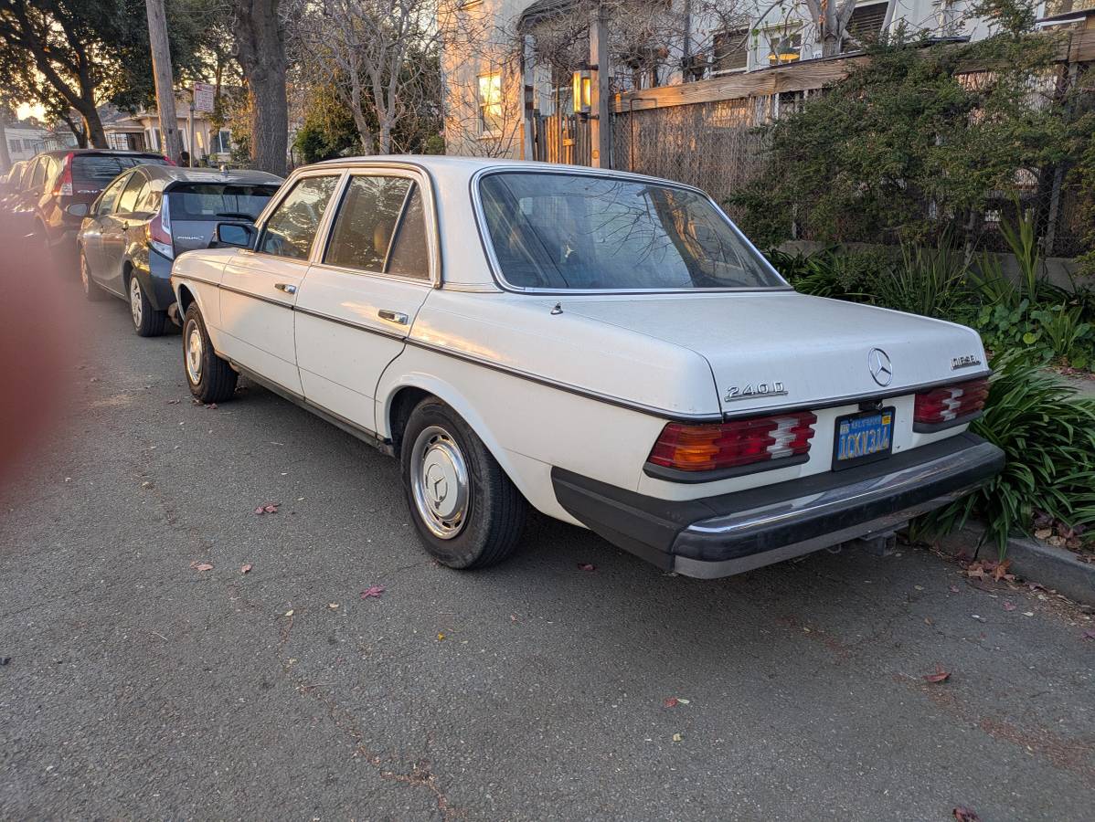 Mercedes-benz-benz-240-d-diesel-1981-white-249448-1