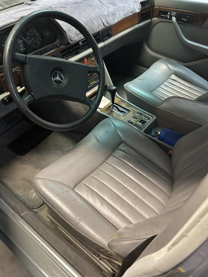 Mercedes-benz-benz-300sd-diesel-1983-blue-333668-3