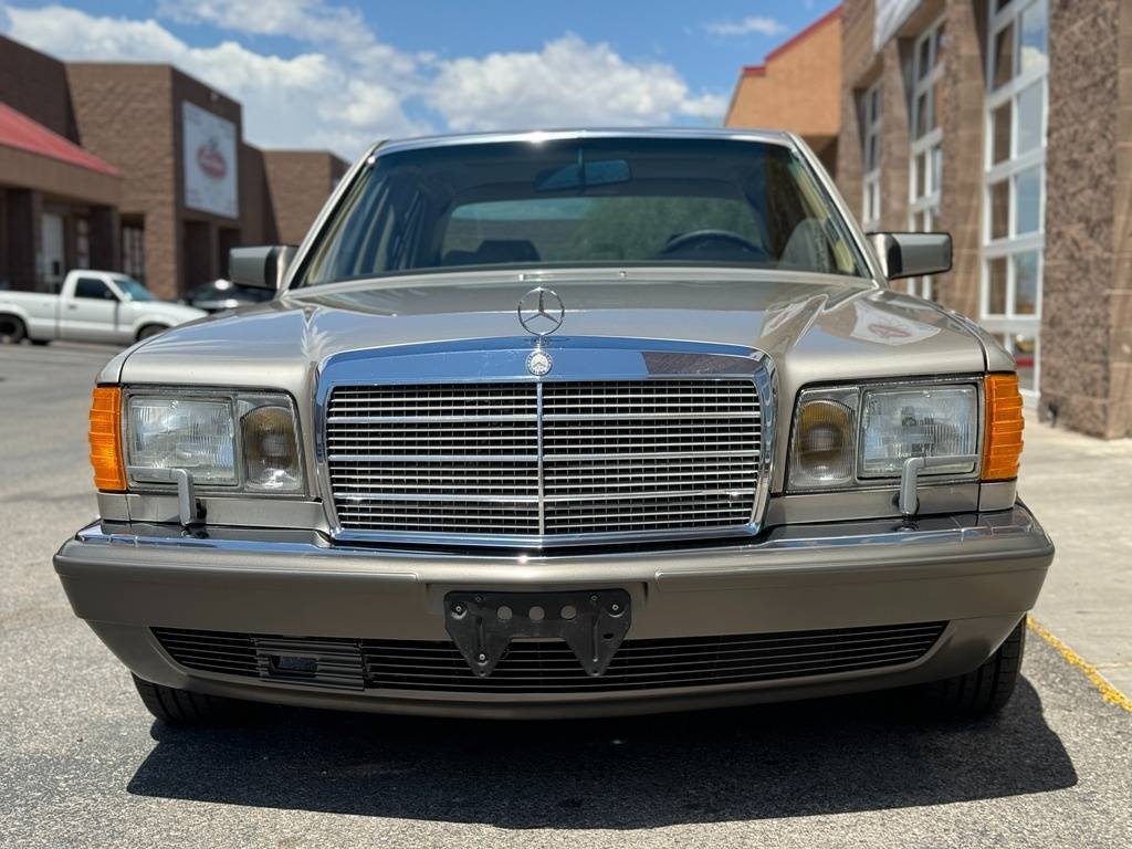 Mercedes-benz-benz-560-class-1988-yellow-138217-10