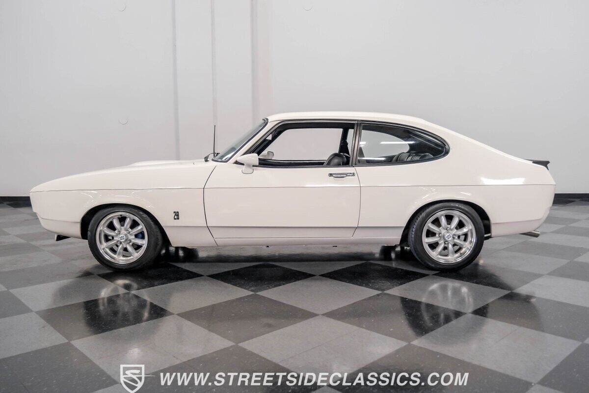 Mercury-Capri-Coupe-1976-White-Black-139107-2