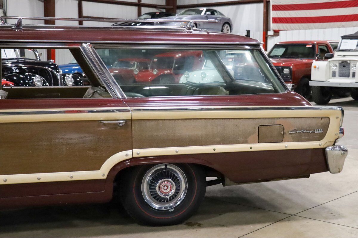 Mercury-Colony-Park-Berline-1964-Maroon-Metallic-Tan-133436-4