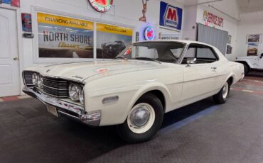 Mercury-Comet-Coupe-1968-White-Champagne-27990-1