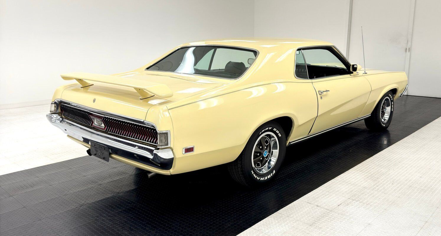 Mercury-Cougar-1969-Yellow-Black-135-4