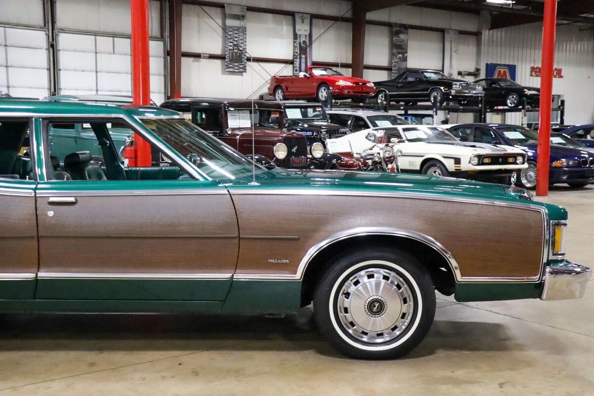 Mercury-Cougar-Berline-1977-Green-Green-129488-10