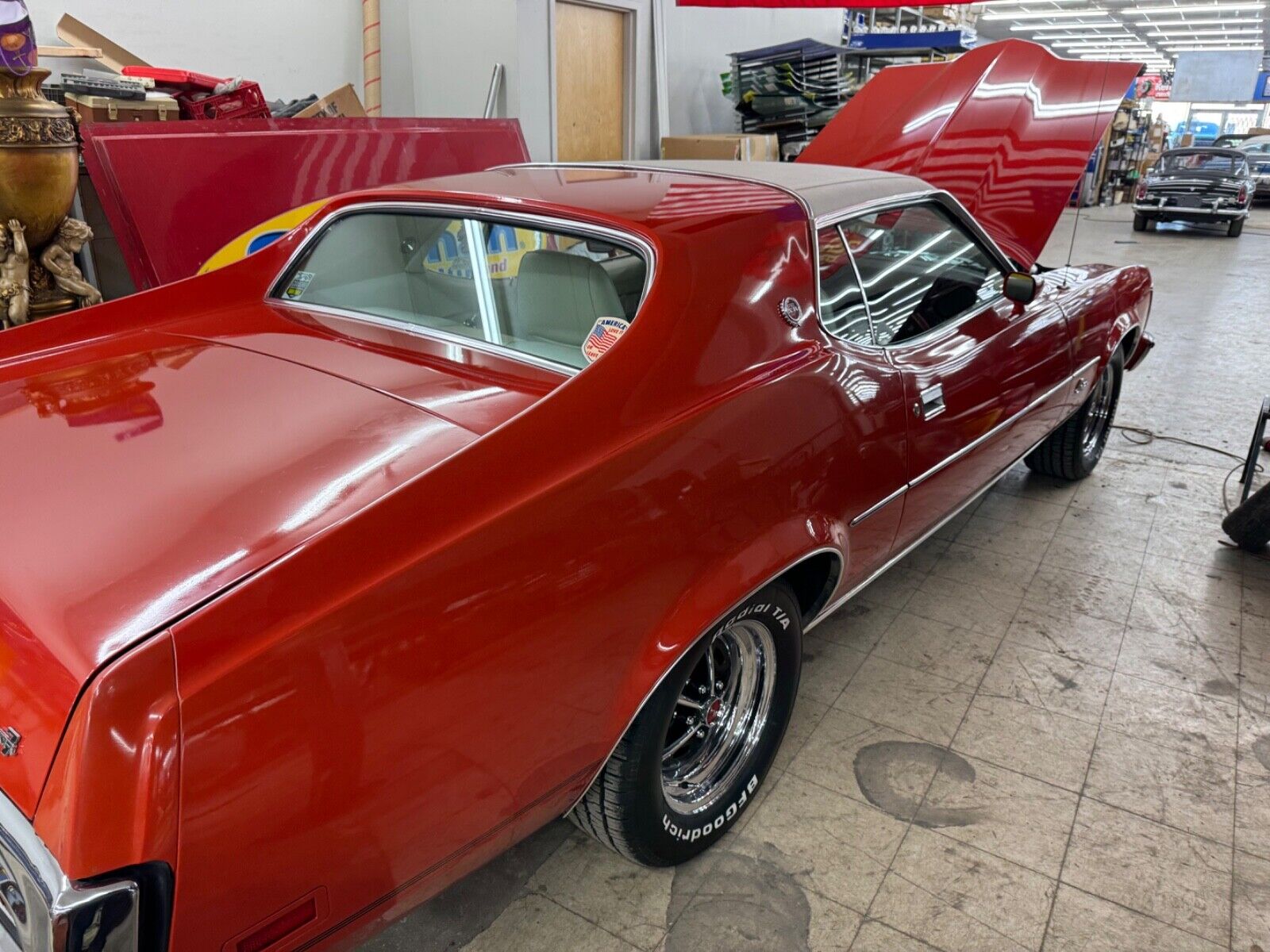 Mercury-Cougar-Coupe-1973-Red-White-107826-2