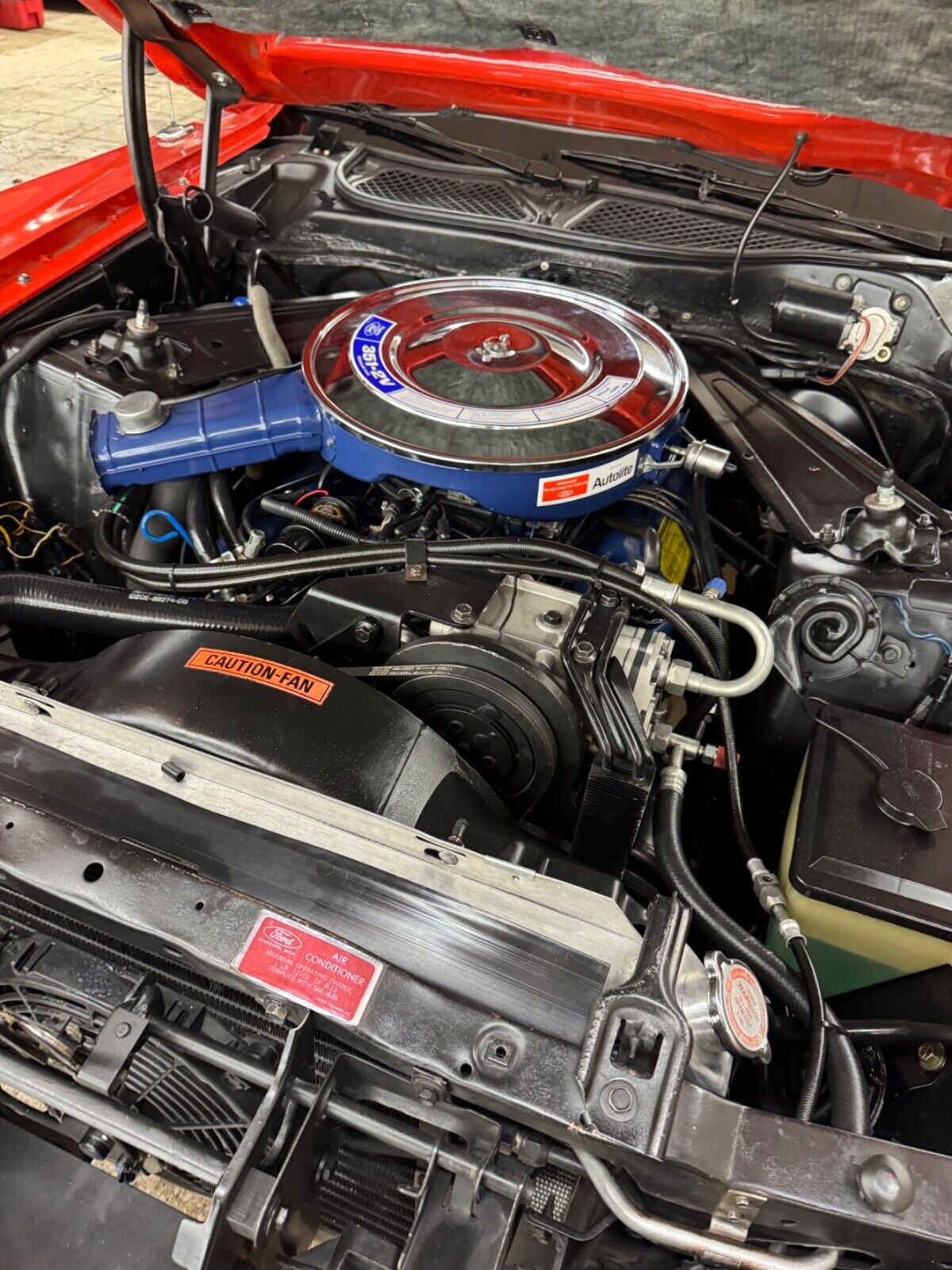 Mercury-Cougar-Coupe-1973-Red-White-107826-3