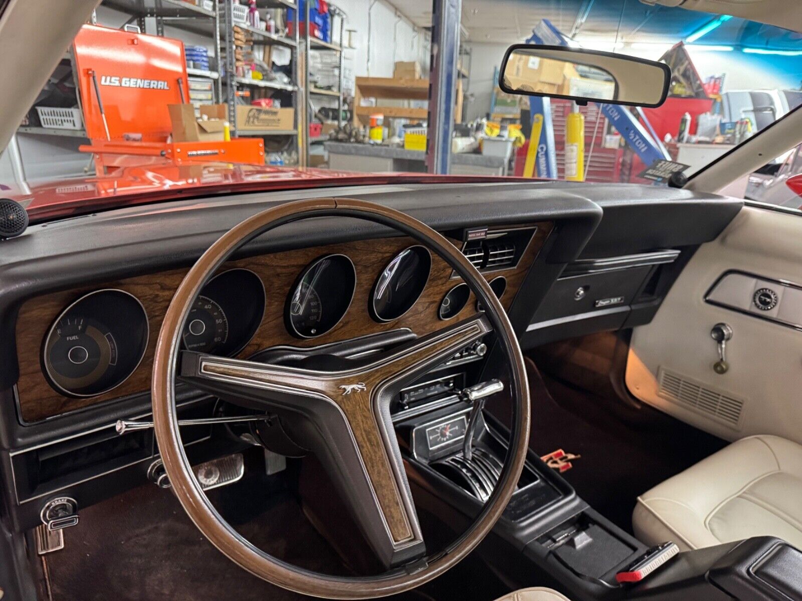 Mercury-Cougar-Coupe-1973-Red-White-107826-7