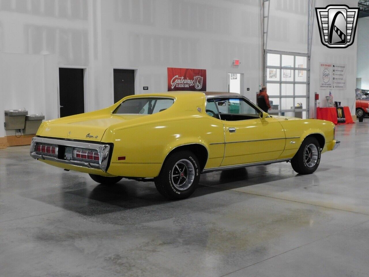 Mercury-Cougar-Coupe-1973-Yellow-Brown-123968-4