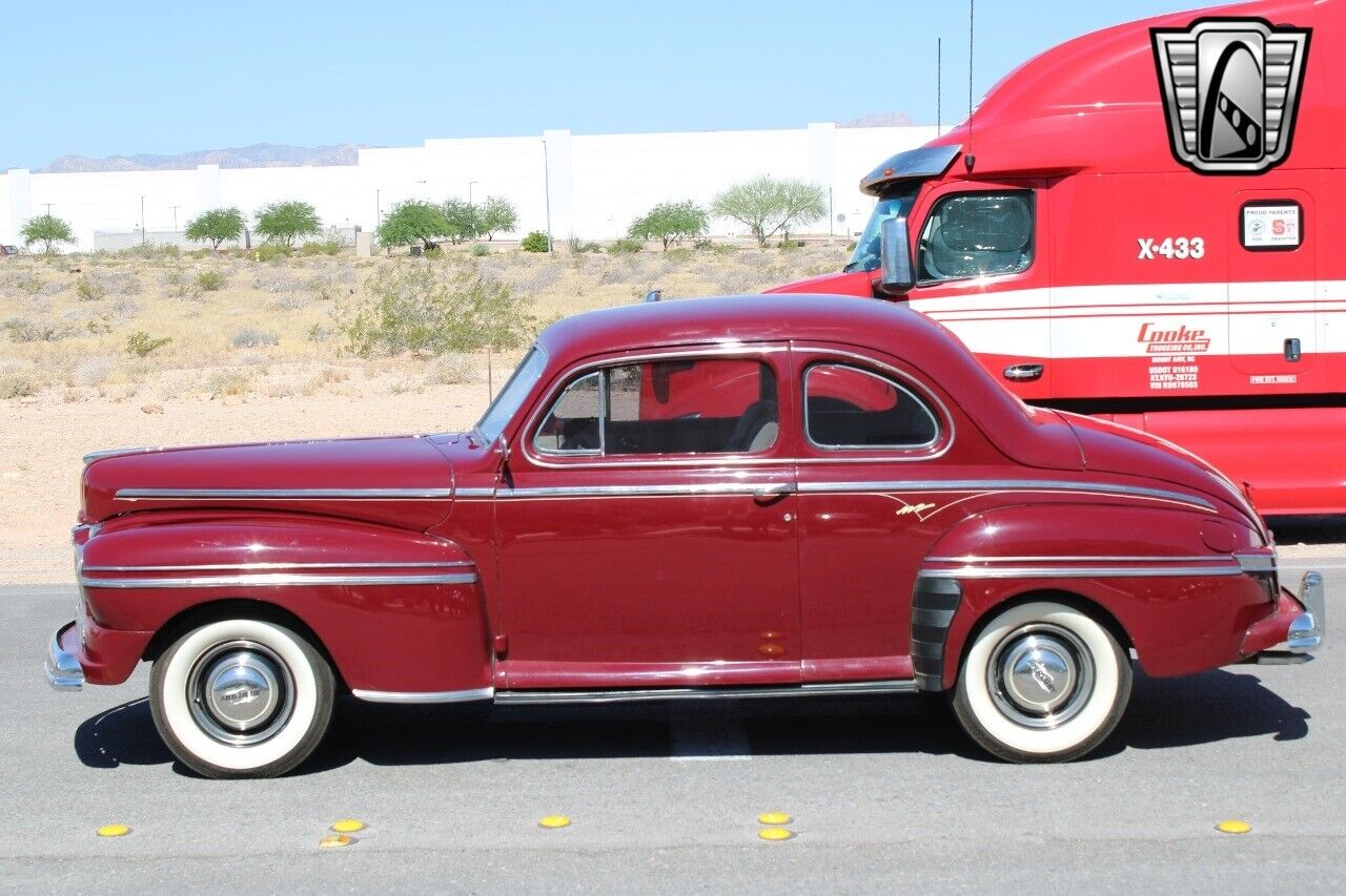 Mercury-Eight-Coupe-1946-Red-Beige-5636-5