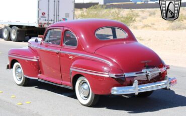 Mercury-Eight-Coupe-1946-Red-Beige-5636-6