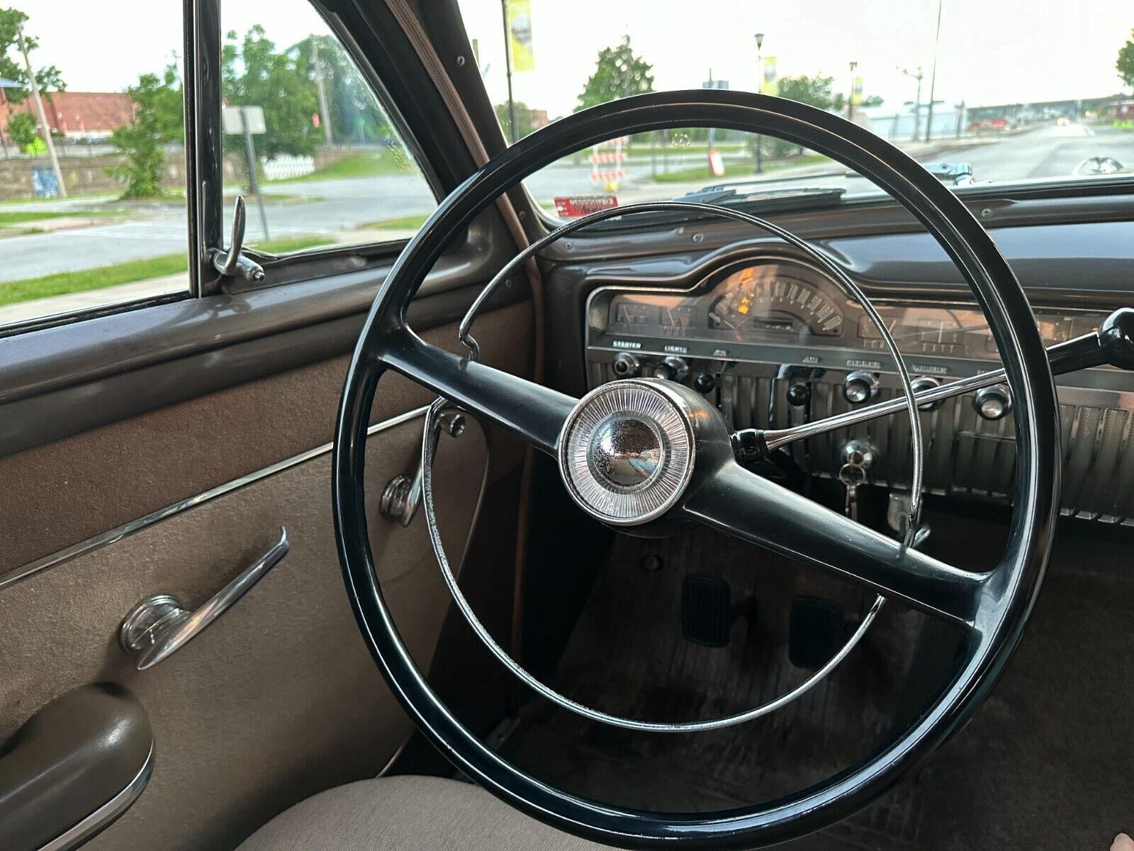 Mercury-Mercury-Eight-Coupe-1951-Green-24140-13