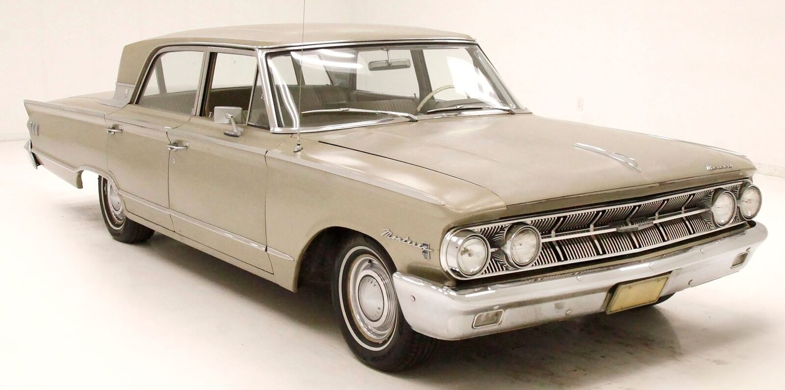 Mercury-Monterey-Berline-1963-Gold-Gold-0-5