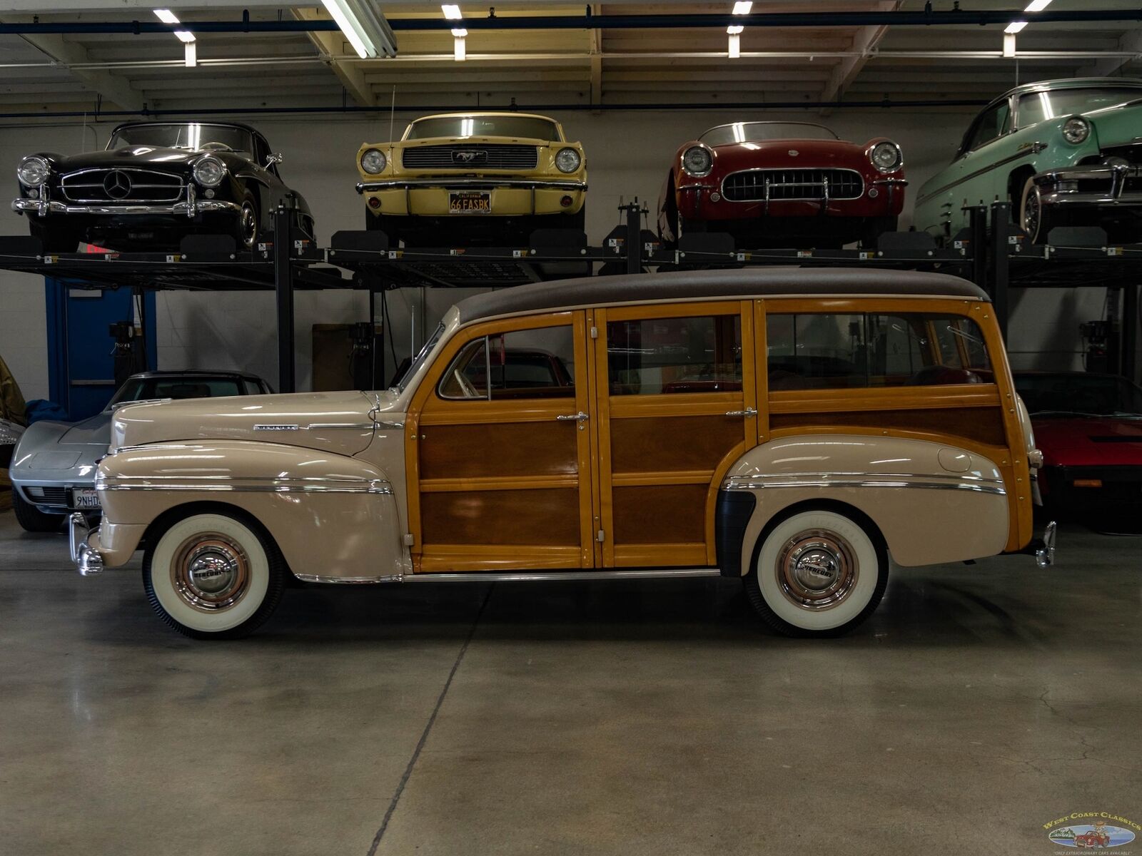 Mercury-Wagon-Break-1948-Tan-Red-113958-5