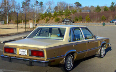 Mercury-Zephyr-Berline-1983-Gold-Tan-121919-3