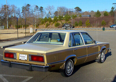 Mercury-Zephyr-Berline-1983-Gold-Tan-121919-3