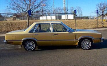 Mercury-Zephyr-Berline-1983-Gold-Tan-121919-6