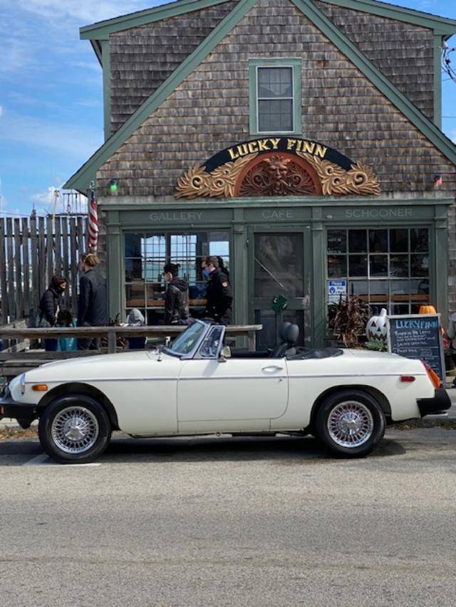 Mg-B-convertible-1979-white-21726-11