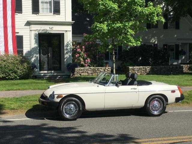 Mg-B-convertible-1979-white-21726-4