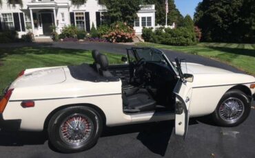 Mg-B-convertible-1979-white-21726-5