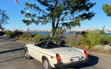 Mg-B-convertible-1979-white-21726-7