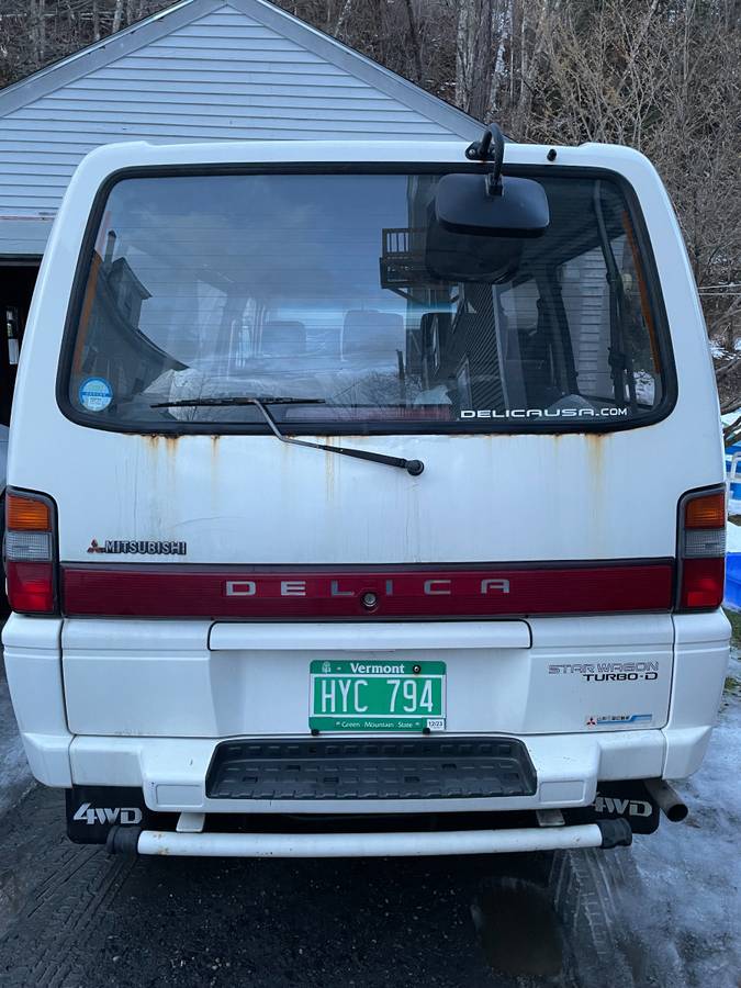 Mitsubishi-Delica-starwagon-diesel-1992-white-144841-13