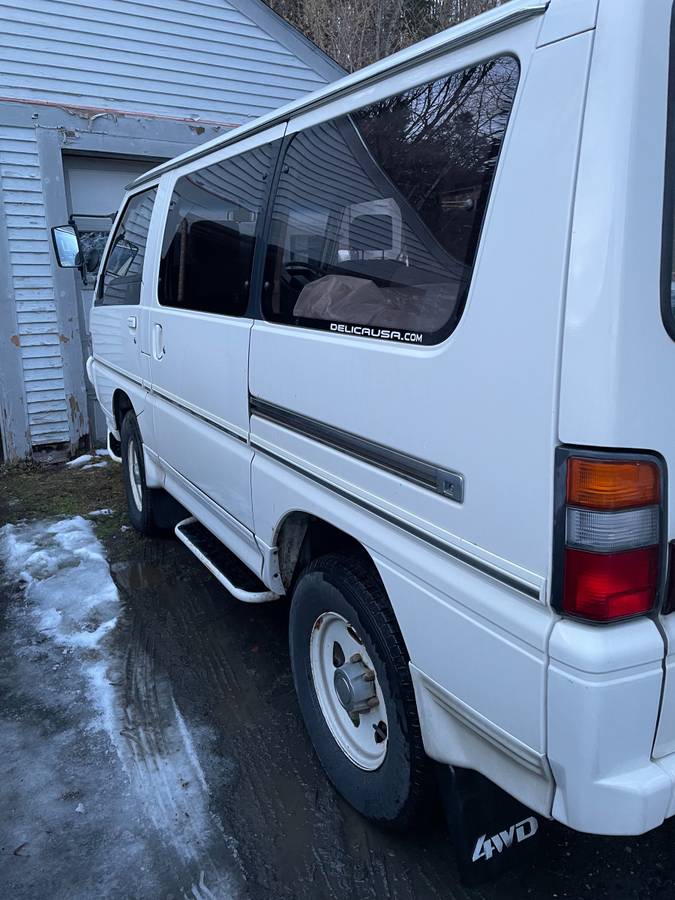 Mitsubishi-Delica-starwagon-diesel-1992-white-144841-14