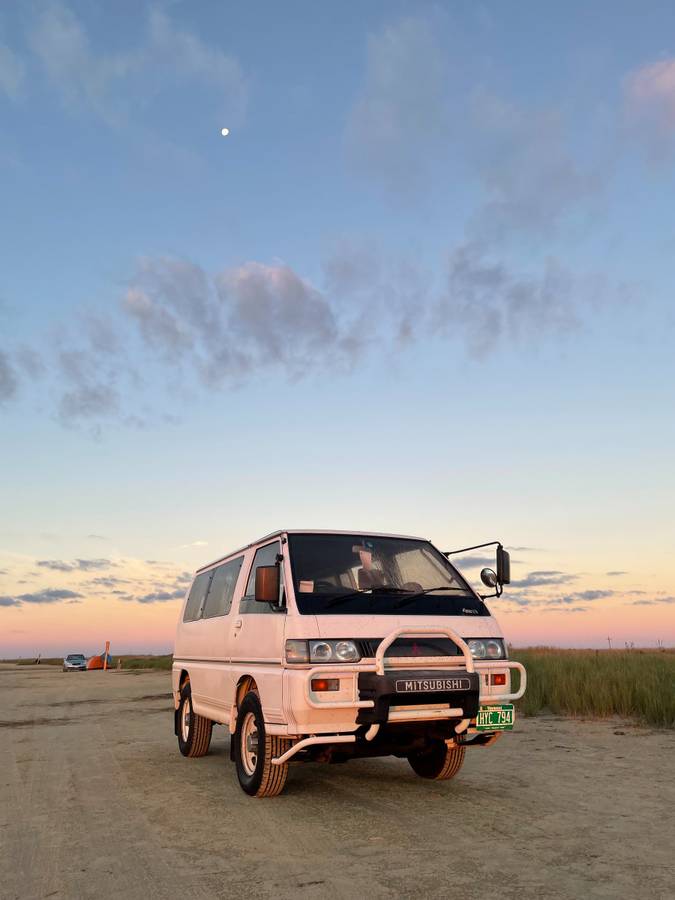 Mitsubishi-Delica-starwagon-diesel-1992-white-144841