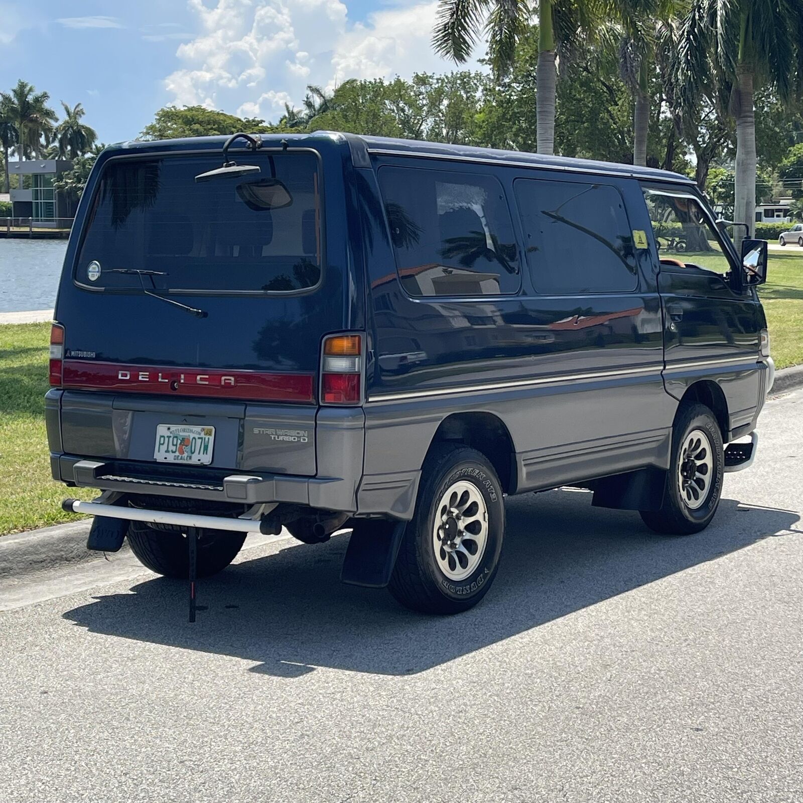 Mitsubishi-Fuso-Delica-SUV-1995-Blue-Gray-213399-11