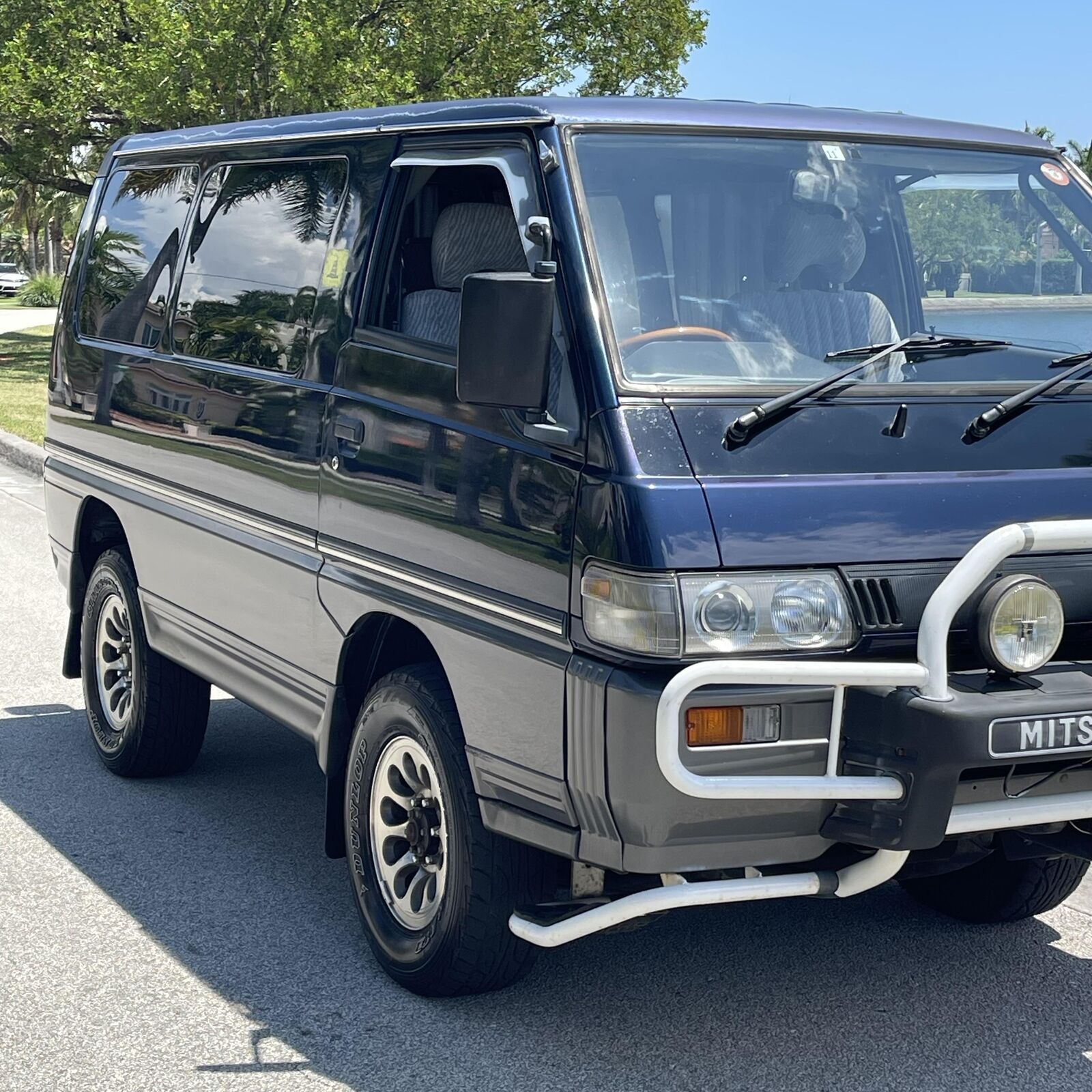 Mitsubishi-Fuso-Delica-SUV-1995-Blue-Gray-213399-2