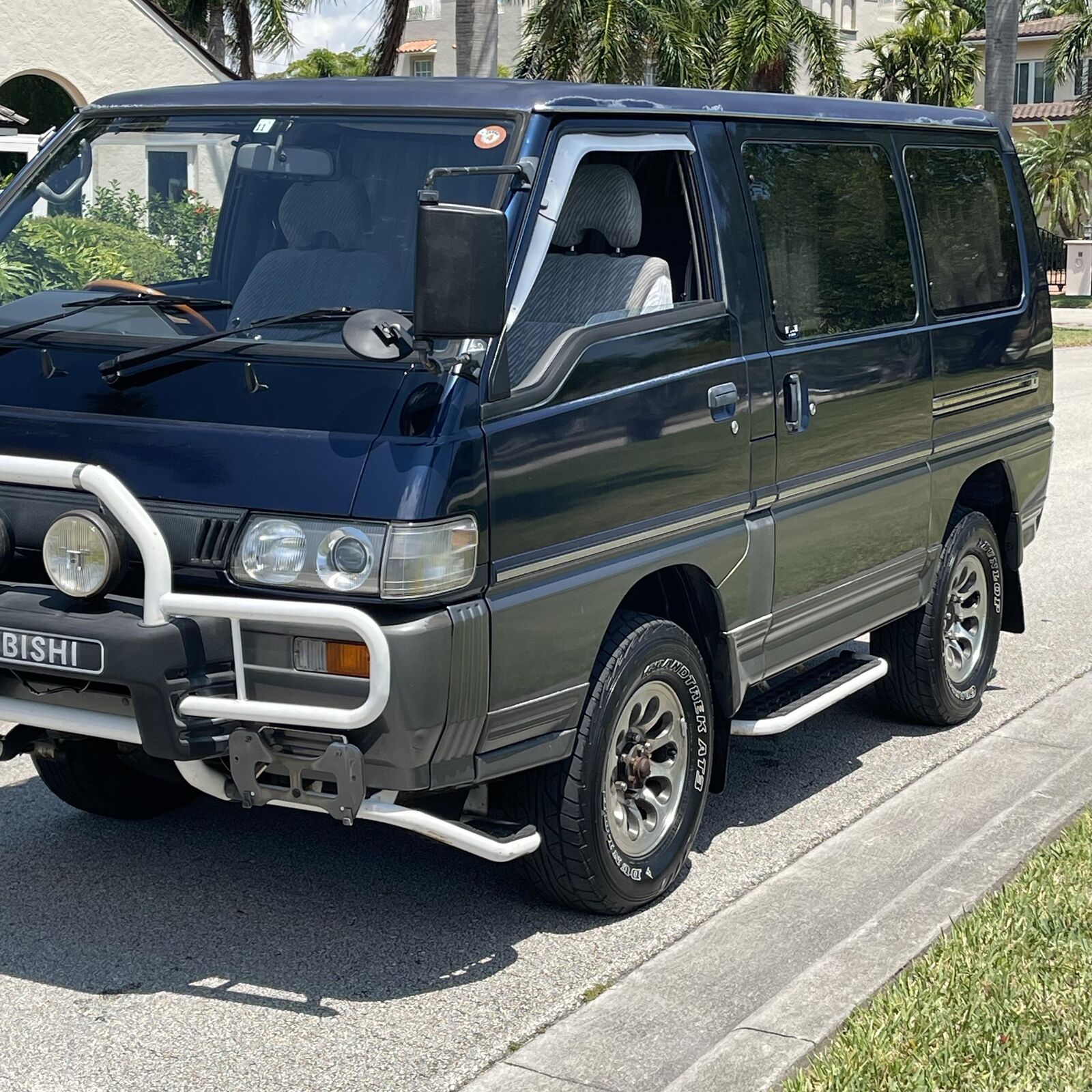 Mitsubishi-Fuso-Delica-SUV-1995-Blue-Gray-213399-4