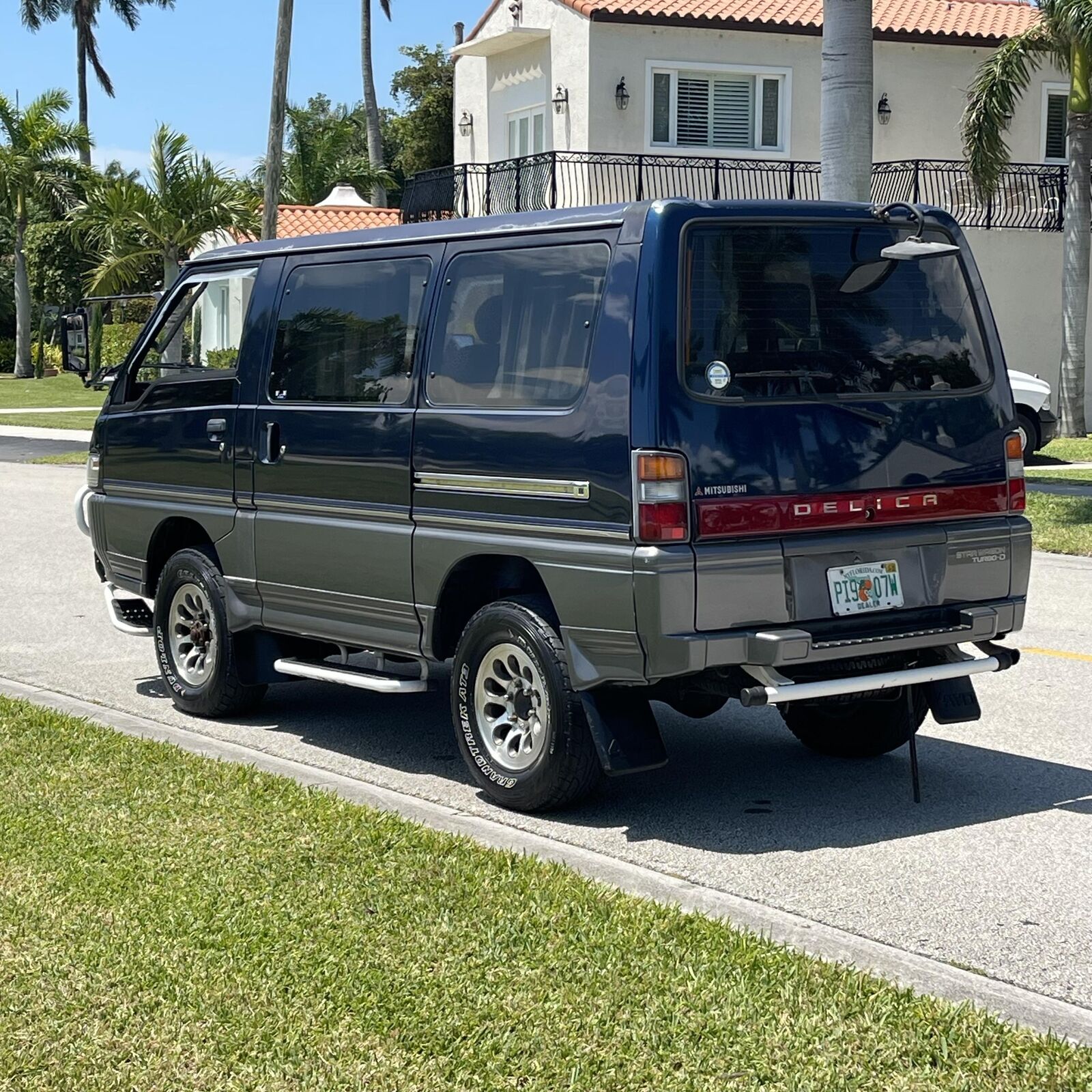 Mitsubishi-Fuso-Delica-SUV-1995-Blue-Gray-213399-7