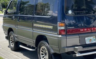 Mitsubishi-Fuso-Delica-SUV-1995-Blue-Gray-213399-8