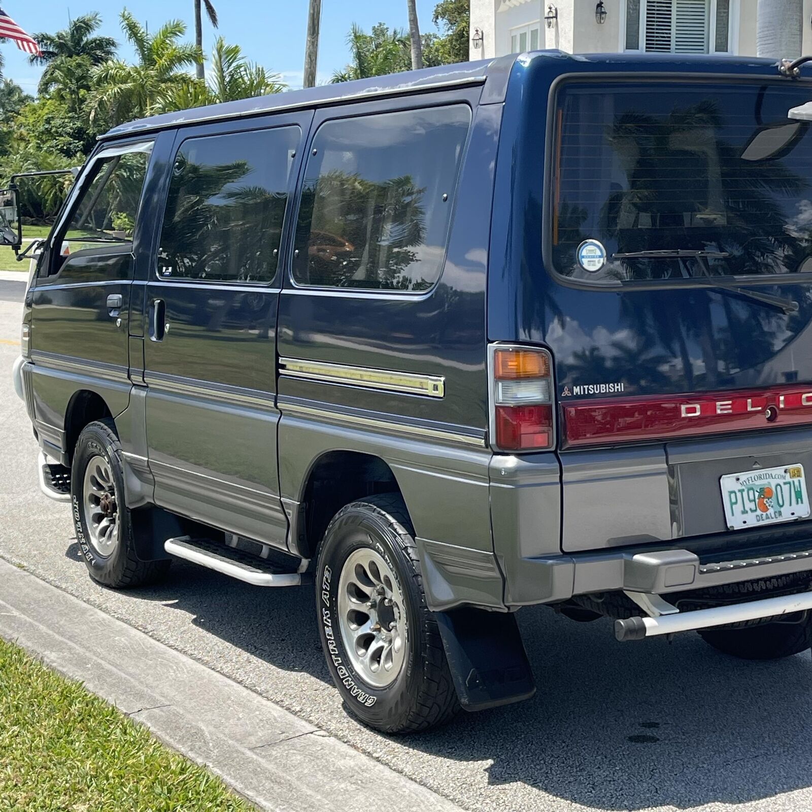 Mitsubishi-Fuso-Delica-SUV-1995-Blue-Gray-213399-8