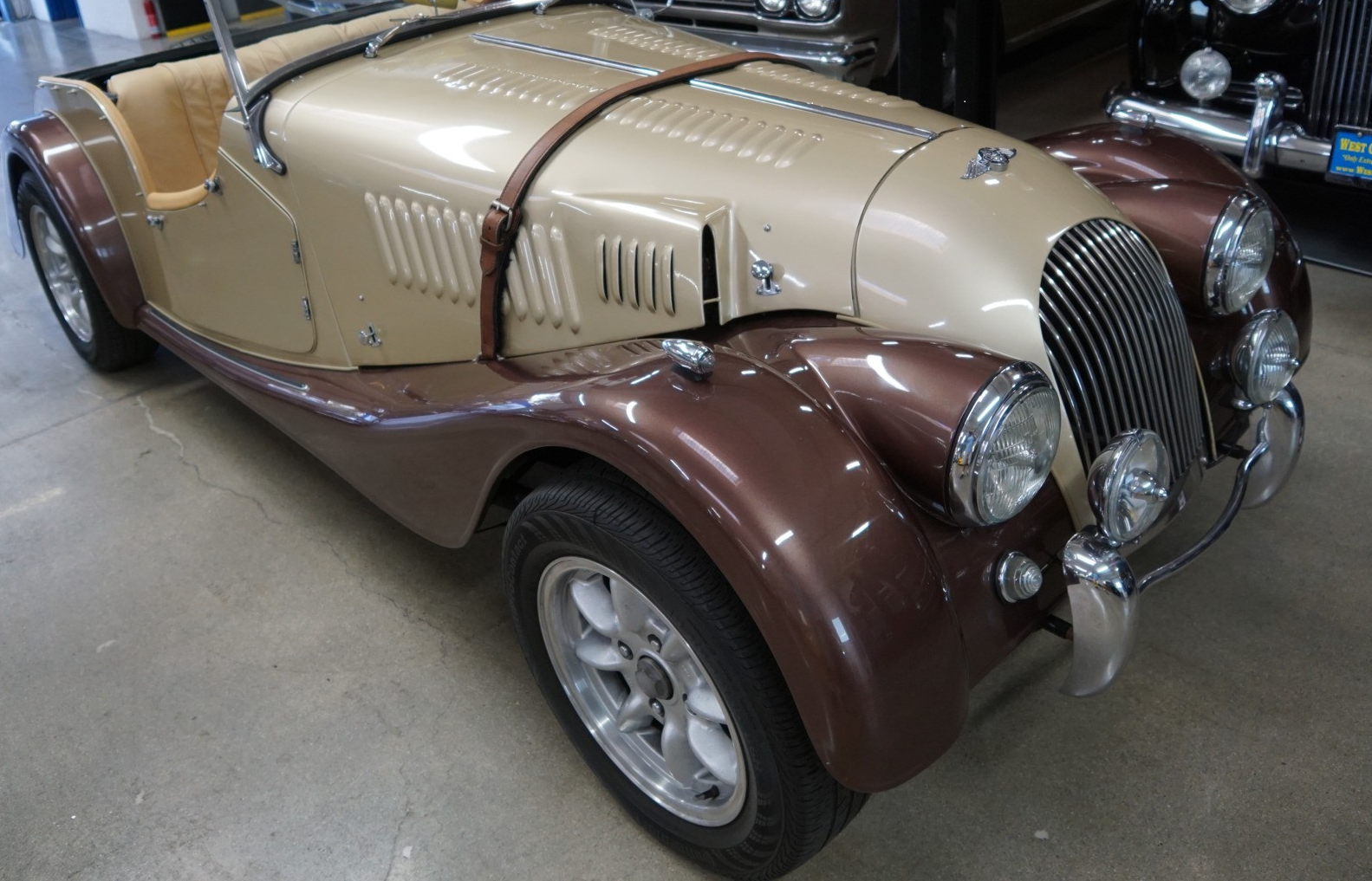 Morgan-Plus-Four-1968-Brown-and-tan-Tan-805-1