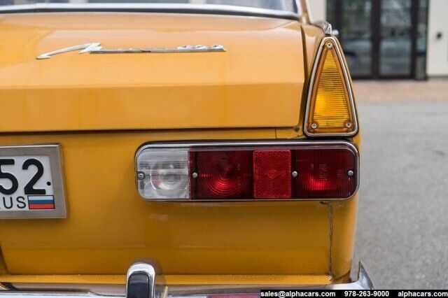 Moskvitch-408E-Berline-1974-Yellow-Red-21501-10