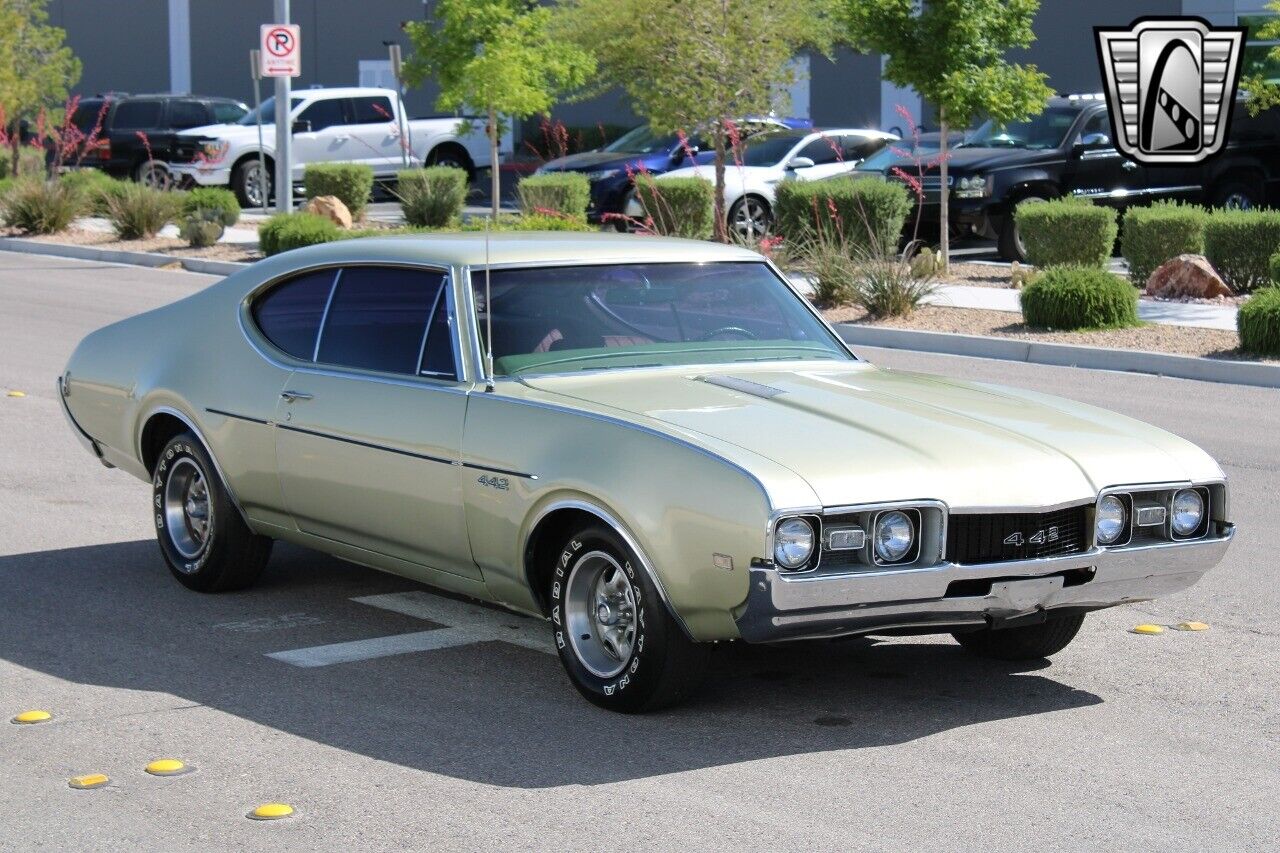 Oldsmobile-442-1968-Gold-Gold-100153-10