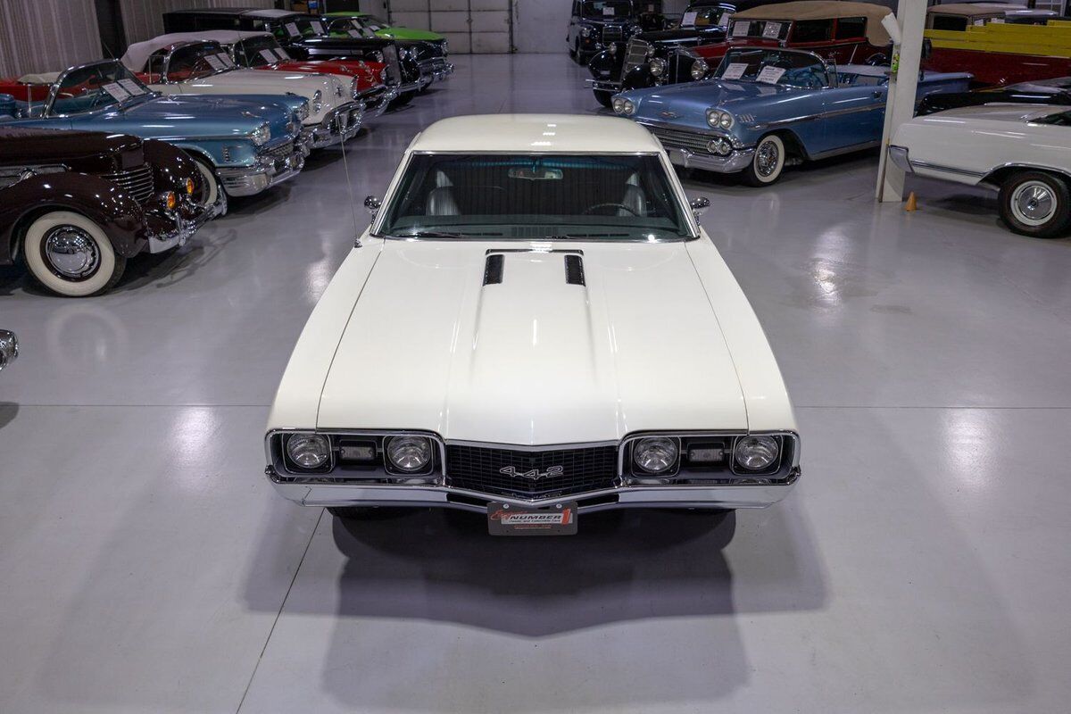 Oldsmobile-442-1968-White-Black-4731-5