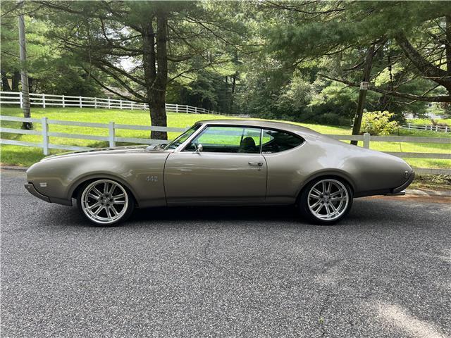 Oldsmobile-442-1969-Gray-Black-2-4