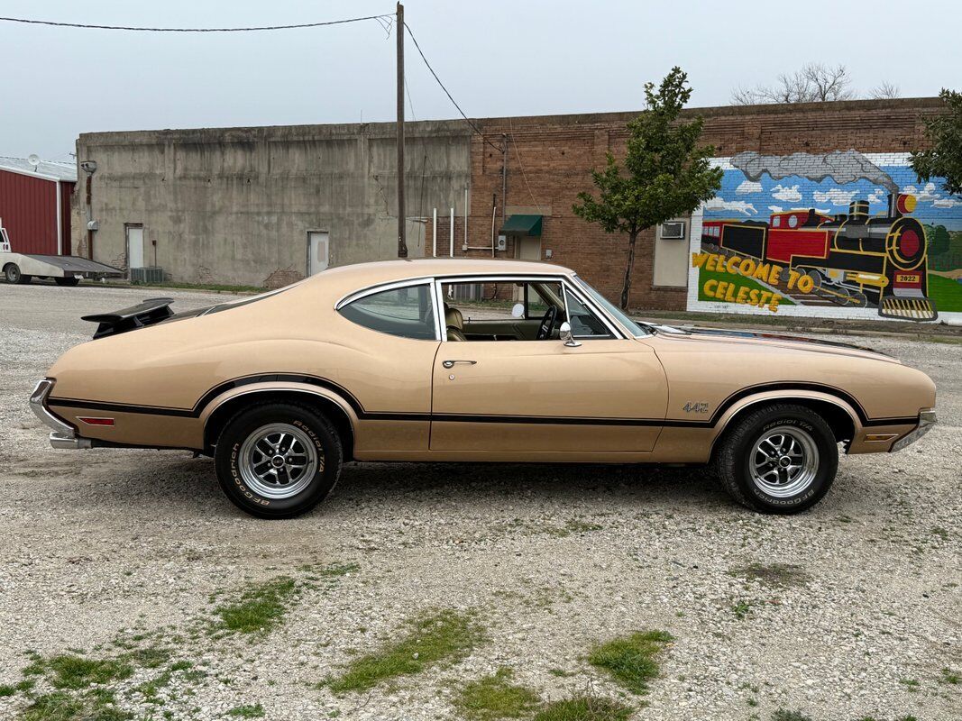 Oldsmobile-442-1970-Copper-Gold-0-4