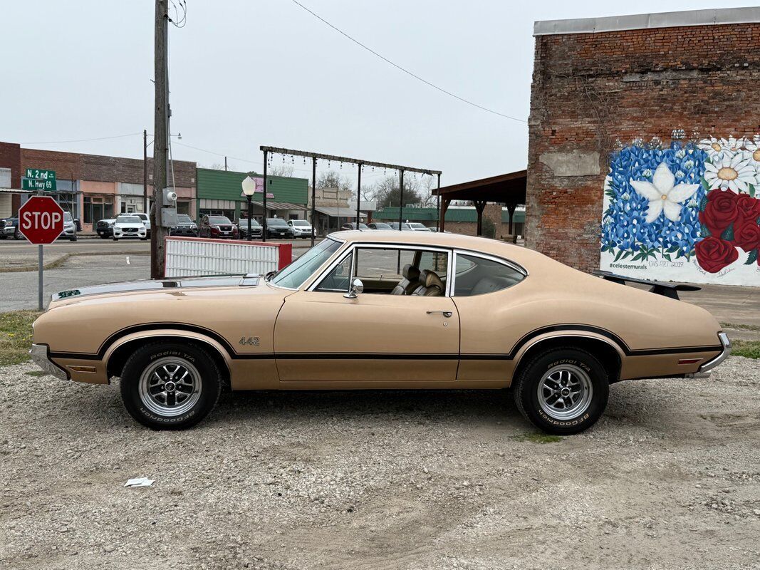 Oldsmobile-442-1970-Copper-Gold-0-5