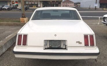 Oldsmobile-442-1979-White-Tan-74542-6