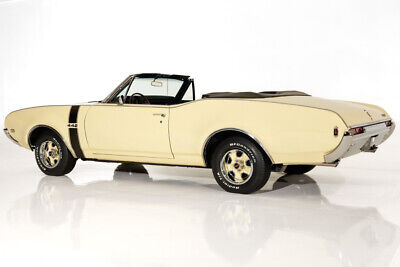 Oldsmobile-442-Cabriolet-1968-Yellow-Black-0-10