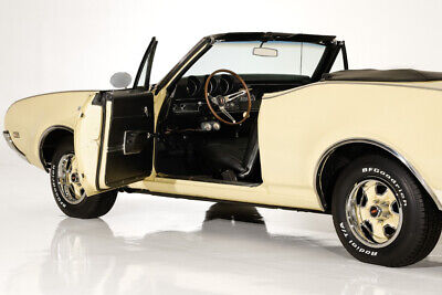 Oldsmobile-442-Cabriolet-1968-Yellow-Black-0-11