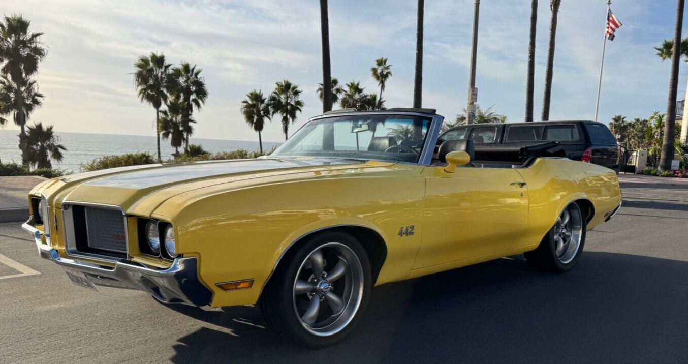 Oldsmobile-442-Cabriolet-1972-Yellow-Black-102993-7